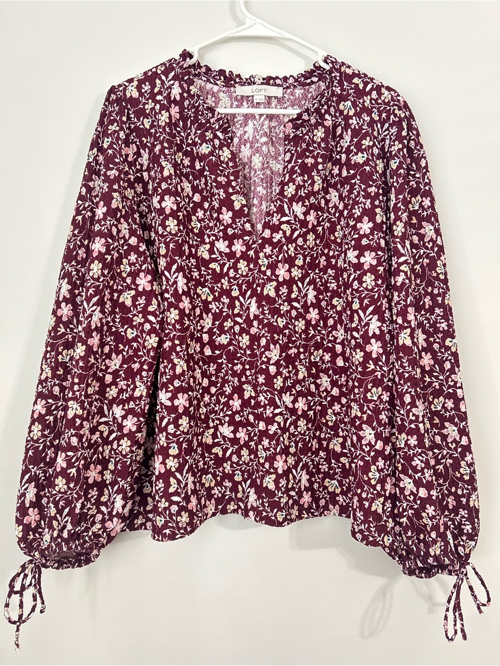 LOFT Women Blouse Burgundy Red & White Flower Long Puff Sleeve Ruffled V Neck XL